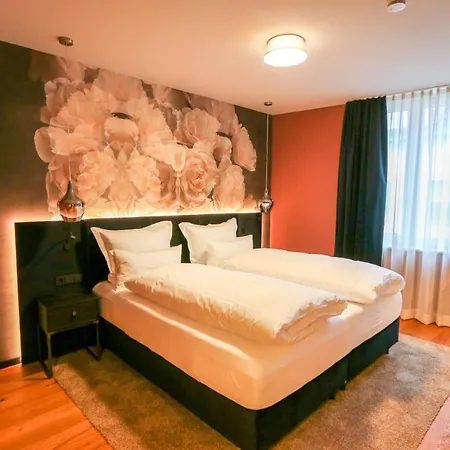 Otel Boutiquehotel Burg Adenbach & Alter Weinbau Bad Neuenahr-Ahrweiler