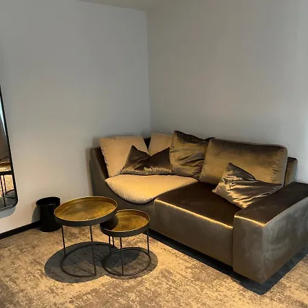 Boutiquehotel Burg Adenbach & Alter Weinbau Бад-Нойенар-Арвайлер