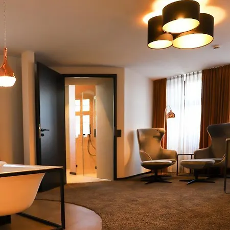 Boutiquehotel Burg Adenbach & Alter Weinbau