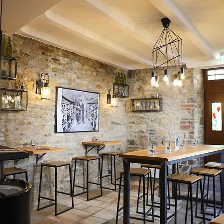 Boutiquehotel Burg Adenbach & Alter Weinbau Otel