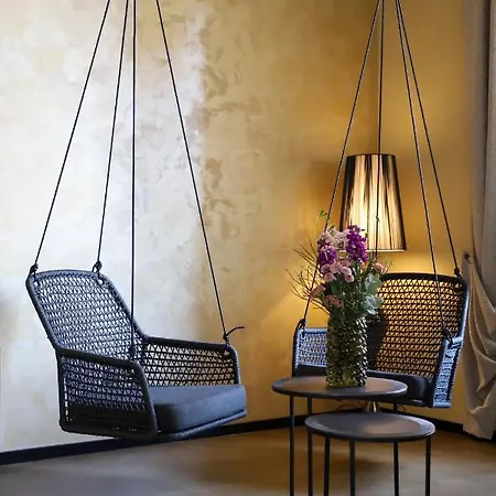 Boutiquehotel Burg Adenbach & Alter Weinbau * باد نوينهار اهرفيل