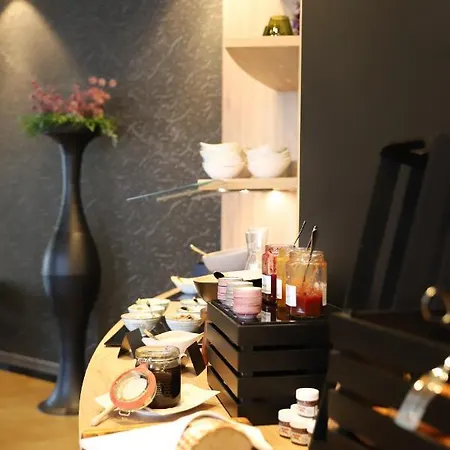 Boutiquehotel Burg Adenbach & Alter Weinbau *