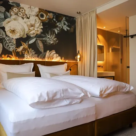 Otel Boutiquehotel Burg Adenbach & Alter Weinbau