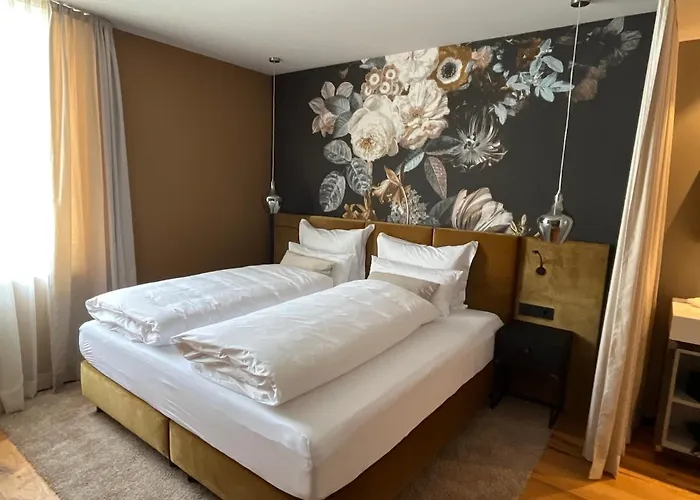 Hotel Boutiquehotel Burg Adenbach & Alter Weinbau