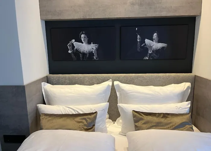 Hotel Boutiquehotel Burg Adenbach & Alter Weinbau