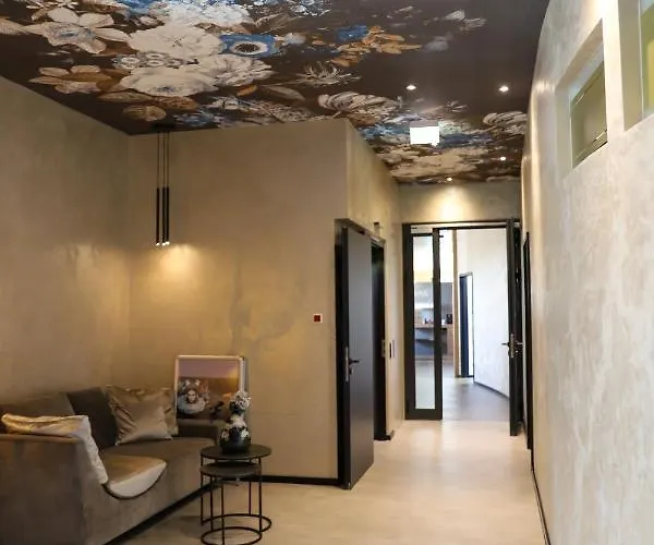 Hotel Boutiquehotel Burg Adenbach & Alter Weinbau