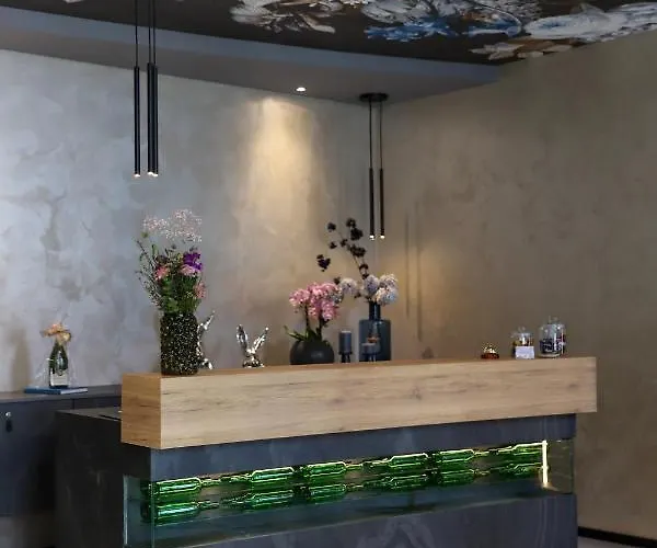 Hotel Boutiquehotel Burg Adenbach & Alter Weinbau Bad Neuenahr-Ahrweiler