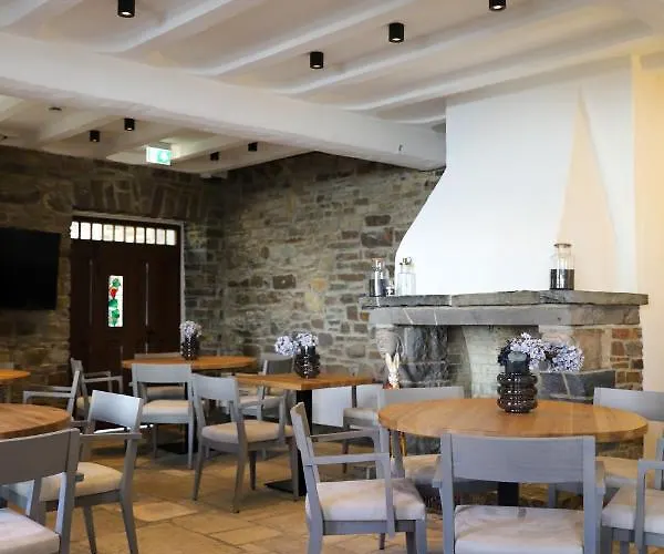 Boutiquehotel Burg Adenbach & Alter Weinbau *