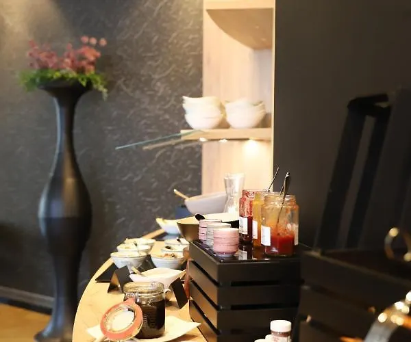 Boutiquehotel Burg Adenbach & Alter Weinbau *