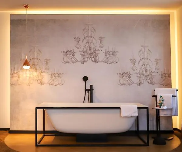 Hotel Boutiquehotel Burg Adenbach & Alter Weinbau *